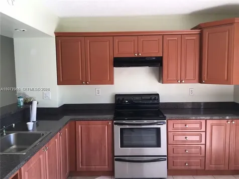 2162 W 60th Street Hialeah FL 33016