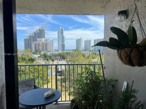 17600 N Bay Road Sunny Isles Beach FL 33160