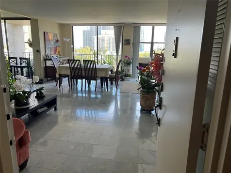 17600 N Bay Road Sunny Isles Beach FL 33160