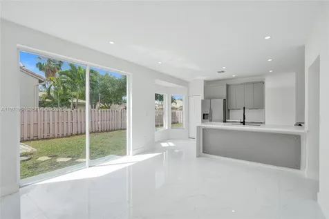 14422 N Royal Cove Circle Davie FL 33325