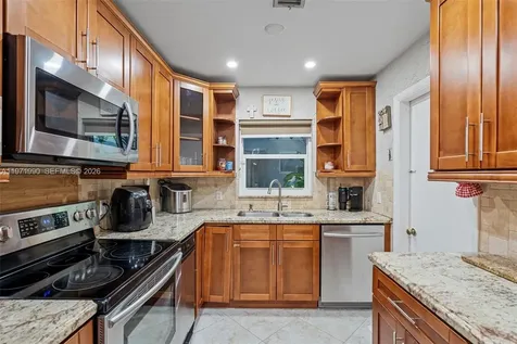 18805 W Lake Drive Hialeah FL 33015