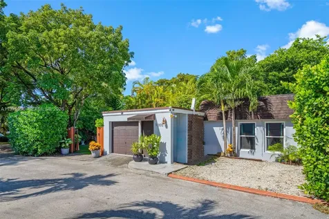 18805 W Lake Drive Hialeah FL 33015