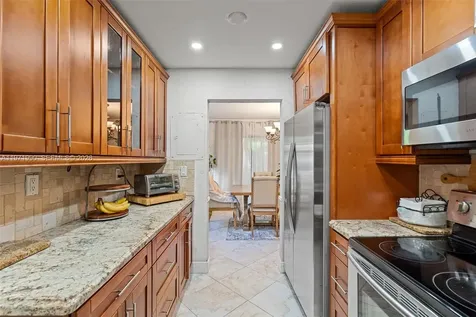 18805 W Lake Drive Hialeah FL 33015