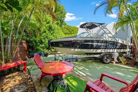 18805 W Lake Drive Hialeah FL 33015