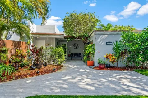 18805 W Lake Drive Hialeah FL 33015