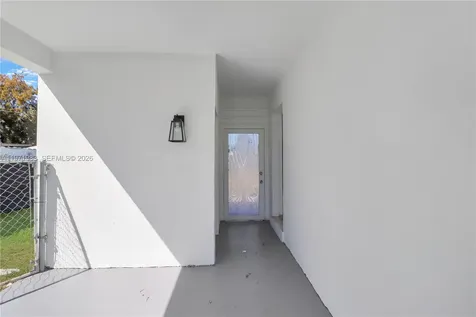 3800 SW 104th Avenue Miami FL 33165