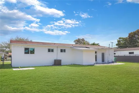 3800 SW 104th Avenue Miami FL 33165