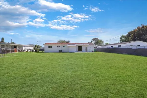 3800 SW 104th Avenue Miami FL 33165