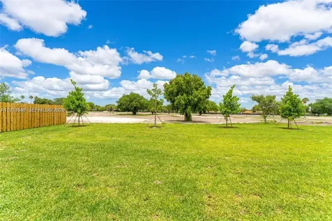 2960 SE 23rd Avenue Homestead FL 33035