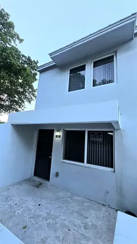 535 NW 19th Street Miami FL 33136