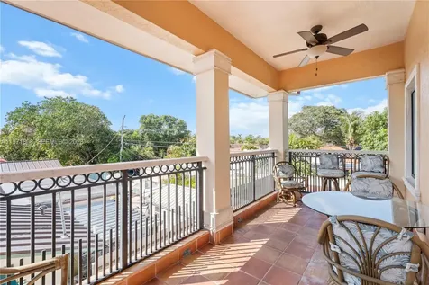4251 SW 11th Street Miami FL 33134