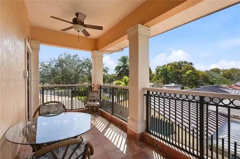 4251 SW 11th Street Miami FL 33134