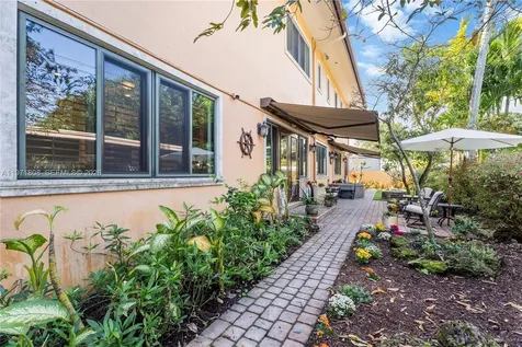 4251 SW 11th Street Miami FL 33134