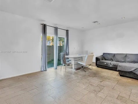 21 SE 3rd Avenue Hallandale Beach FL 33009