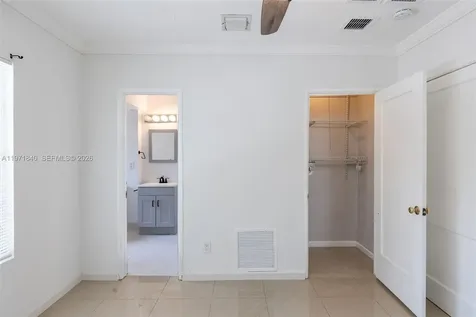 132 SW 2nd Avenue Hallandale Beach FL 33009
