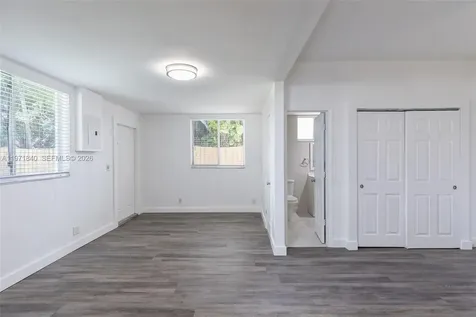 132 SW 2nd Avenue Hallandale Beach FL 33009