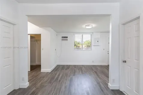 132 SW 2nd Avenue Hallandale Beach FL 33009