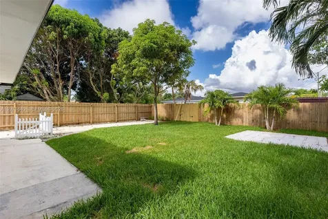 132 SW 2nd Avenue Hallandale Beach FL 33009