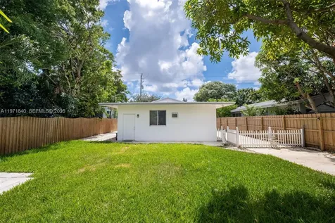 132 SW 2nd Avenue Hallandale Beach FL 33009