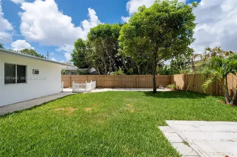 132 SW 2nd Avenue Hallandale Beach FL 33009