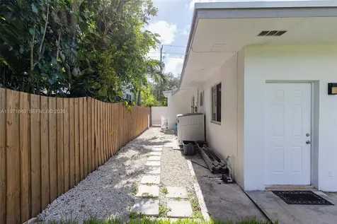 132 SW 2nd Avenue Hallandale Beach FL 33009