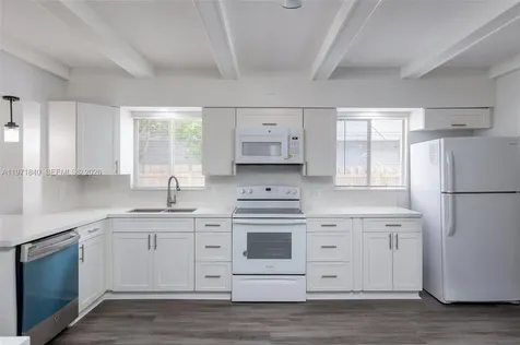 132 SW 2nd Avenue Hallandale Beach FL 33009