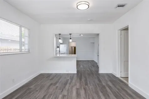 132 SW 2nd Avenue Hallandale Beach FL 33009