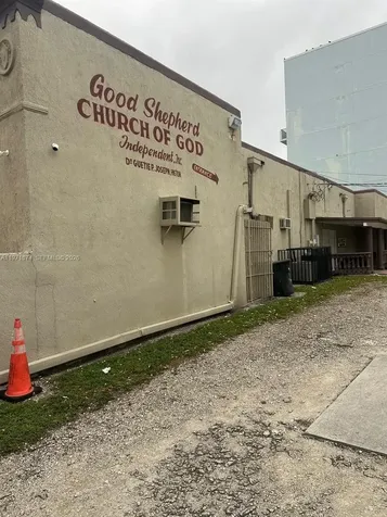 5301 NW 17th Avenue Miami FL 33142