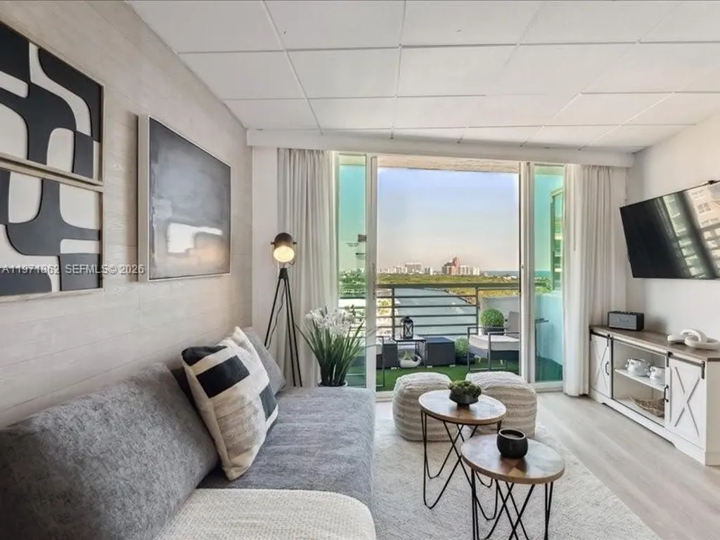 2670 E Sunrise Boulevard Fort Lauderdale FL 33304