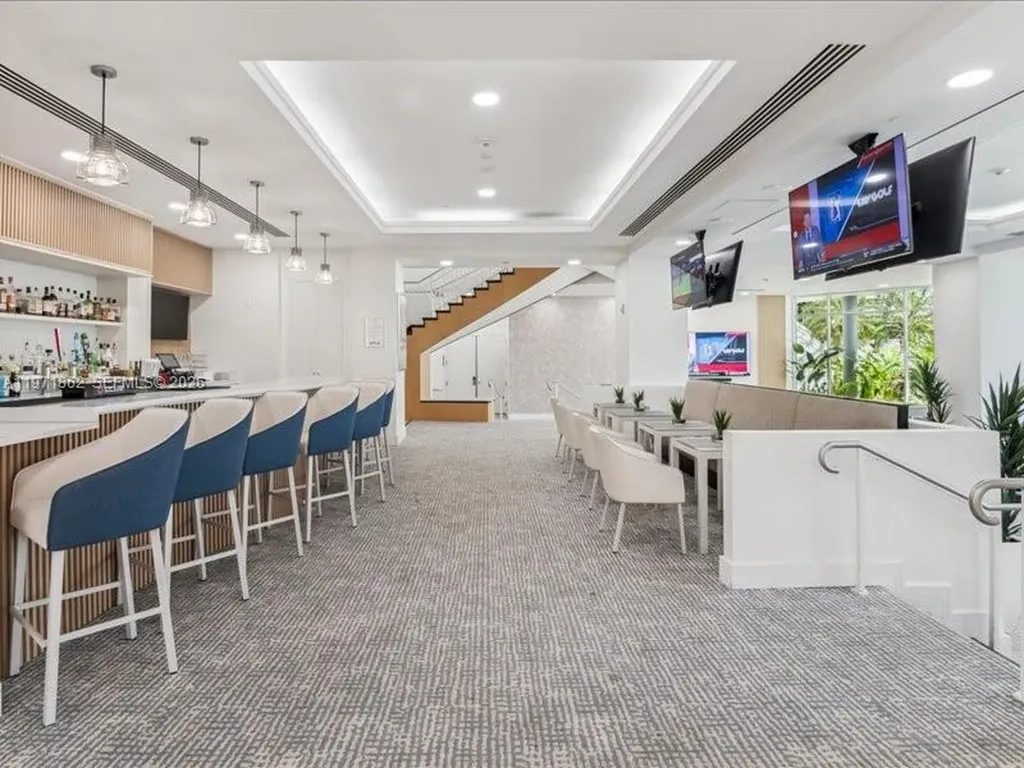 2670 E Sunrise Boulevard Fort Lauderdale FL 33304
