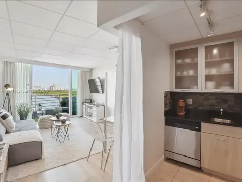 2670 E Sunrise Boulevard Fort Lauderdale FL 33304