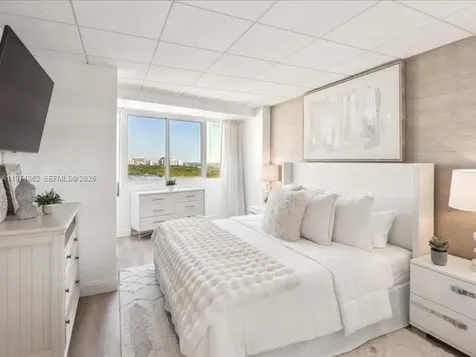 2670 E Sunrise Boulevard Fort Lauderdale FL 33304