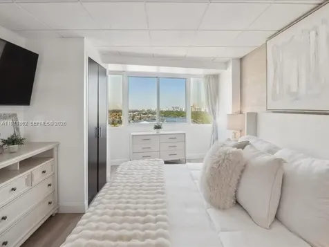 2670 E Sunrise Boulevard Fort Lauderdale FL 33304