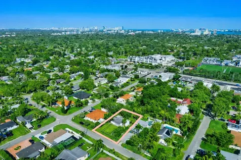 10821 NE 5th Avenue Miami FL 33161