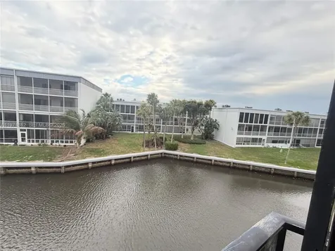 896 N Federal Highway Lantana FL 33462