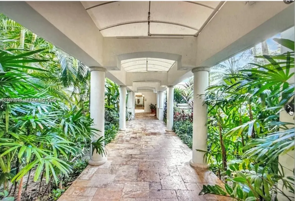 3900 Island Boulevard Aventura FL 33160