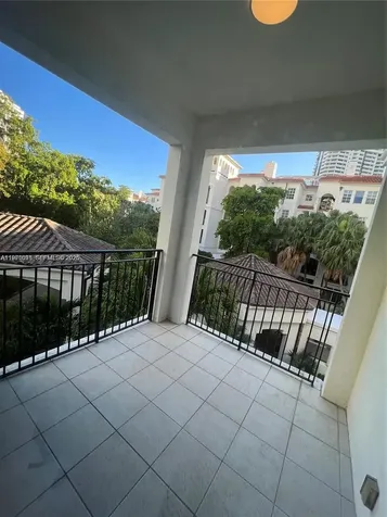3900 Island Boulevard Aventura FL 33160