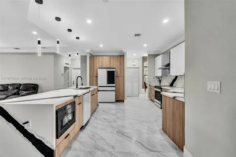 12555 SW 34th Place Davie FL 33330