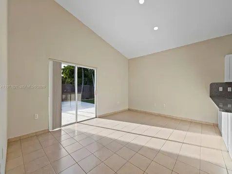 704 SE 14th Place Homestead FL 33033