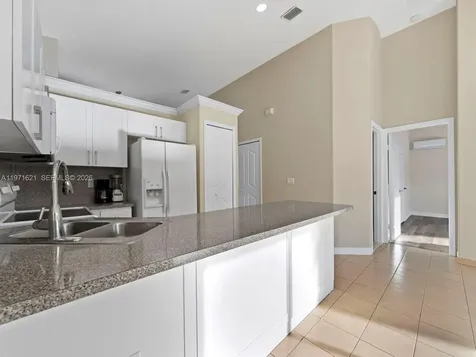 704 SE 14th Place Homestead FL 33033