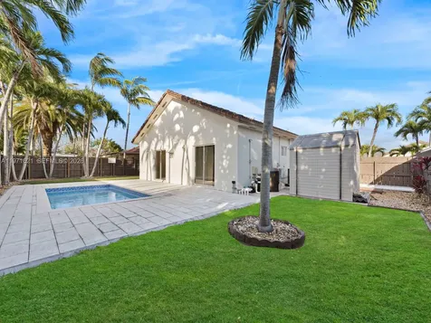 704 SE 14th Place Homestead FL 33033
