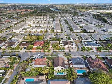 704 SE 14th Place Homestead FL 33033