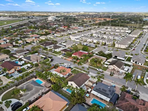 704 SE 14th Place Homestead FL 33033