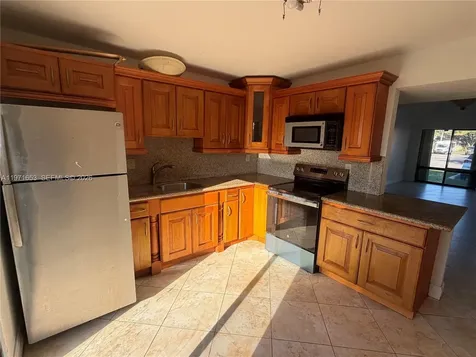 3655 NW 111th Terrace Sunrise FL 33351