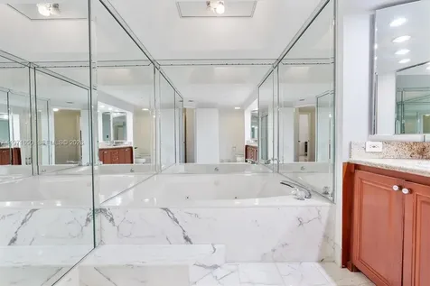 20191 E Country Club Drive Aventura FL 33180