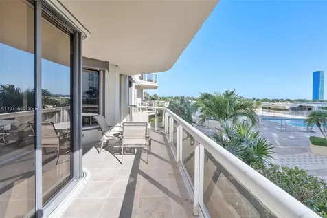 20191 E Country Club Drive Aventura FL 33180