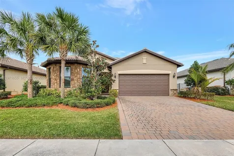 727 SE Boboli Way Port St. Lucie FL 34984
