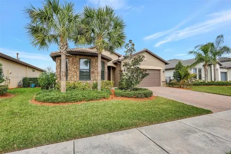 727 SE Boboli Way Port St. Lucie FL 34984