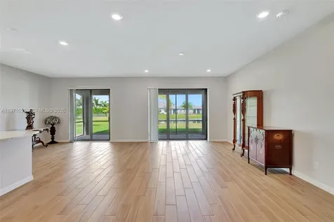727 SE Boboli Way Port St. Lucie FL 34984