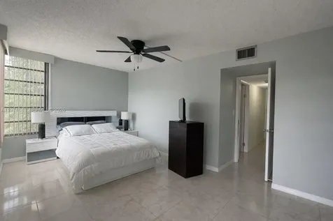 950 NE 199th Street Miami FL 33179